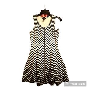 Alfani Black/White Sleeveless Dress